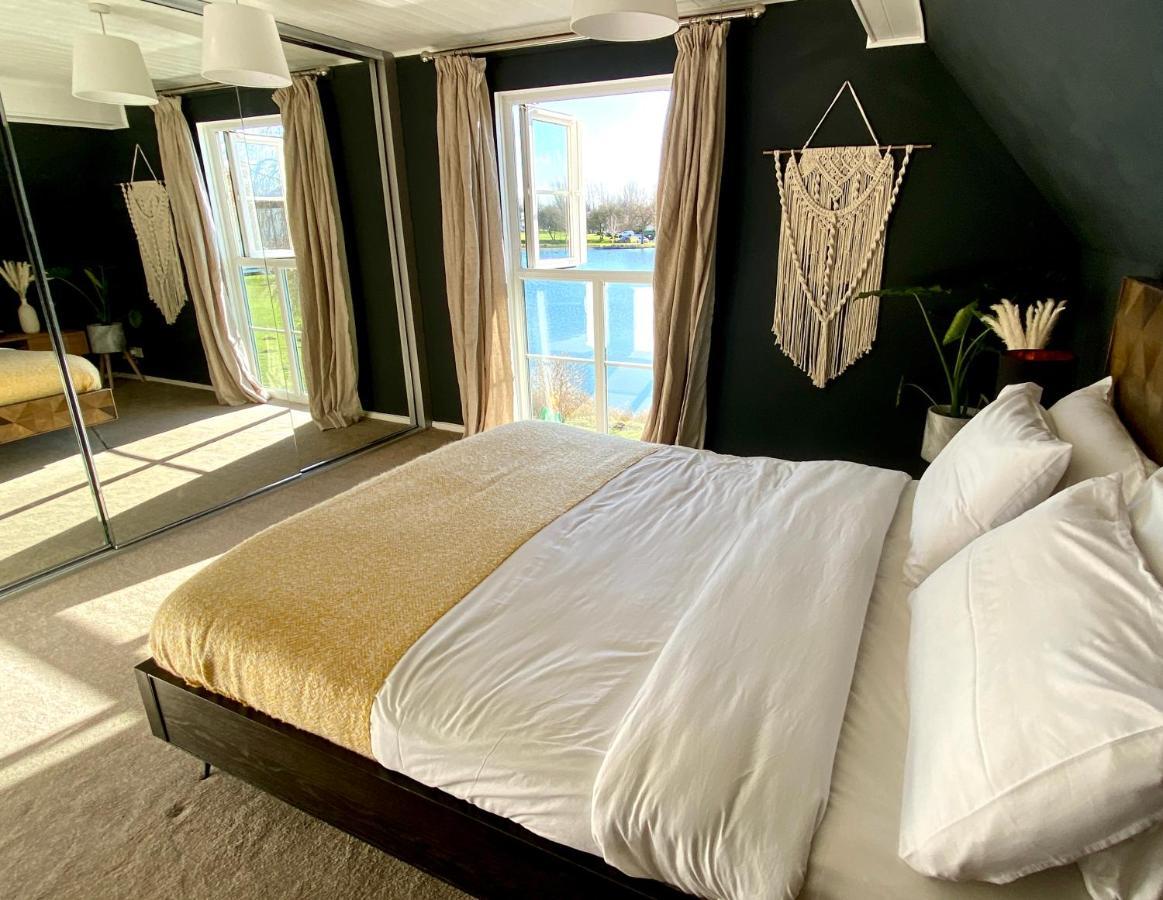 Emerald Lake House South Cerney Ngoại thất bức ảnh