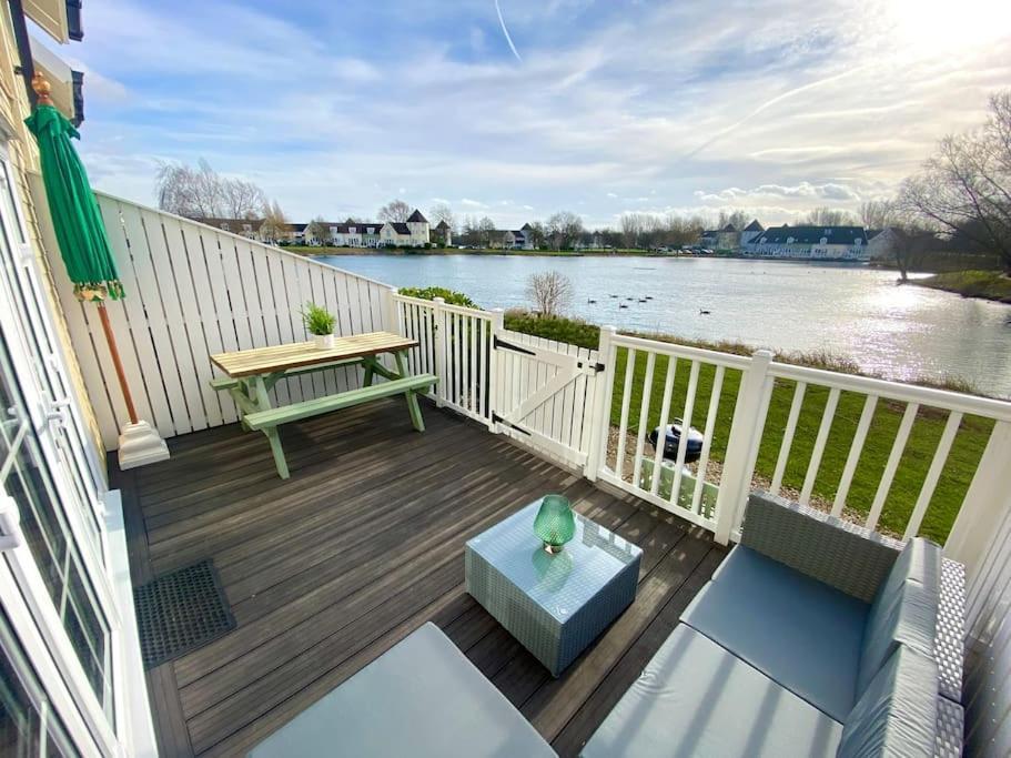 Emerald Lake House South Cerney Ngoại thất bức ảnh