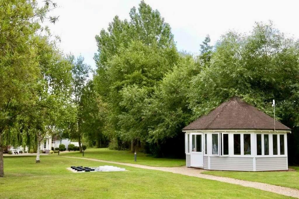 Emerald Lake House South Cerney Ngoại thất bức ảnh