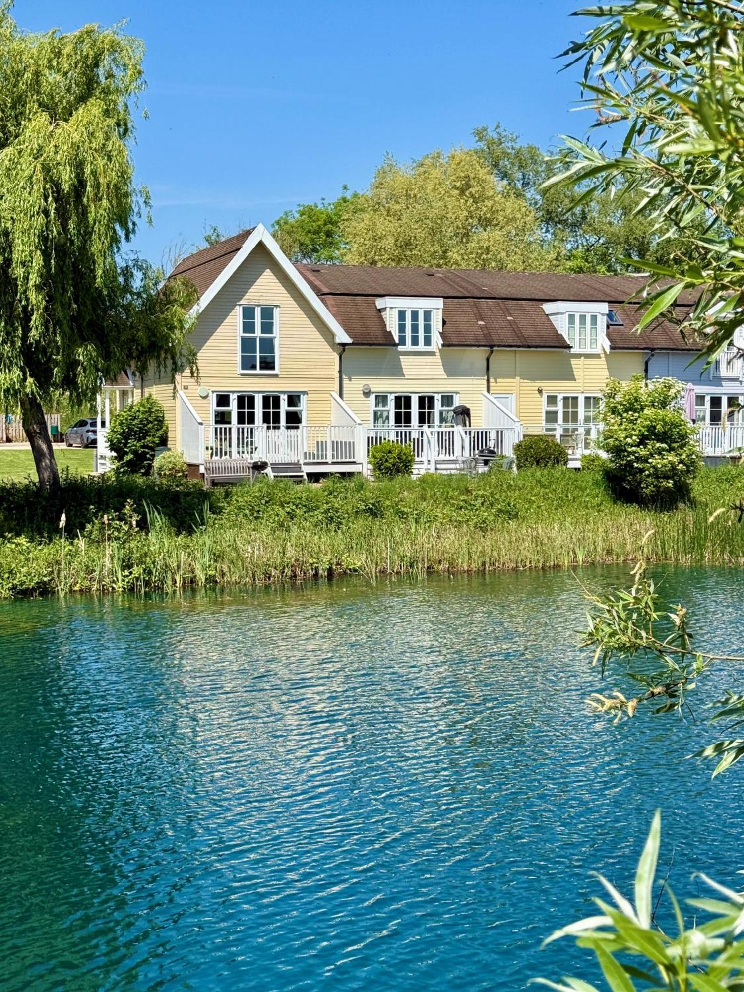 Emerald Lake House South Cerney Ngoại thất bức ảnh